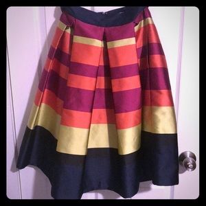 Classy and vintage amazing skirt 🥂